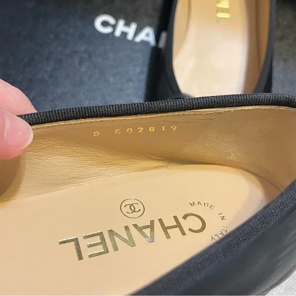SOLD! Chanel Lambskin Ballet Flats - Picture 11 of 15